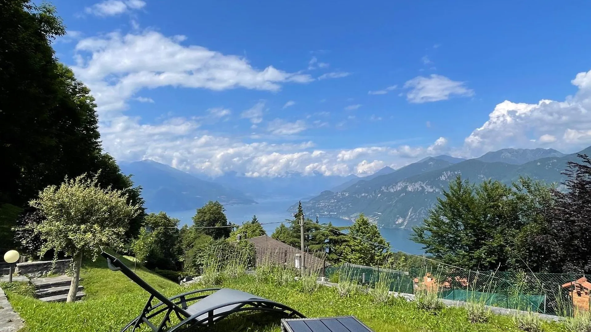 Villa D'Alba Guest House Civenna