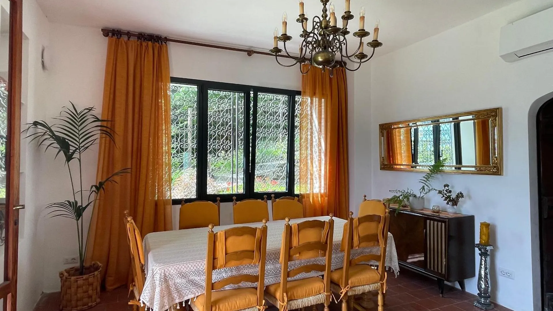 Villa D'Alba Guest House Civenna Italy