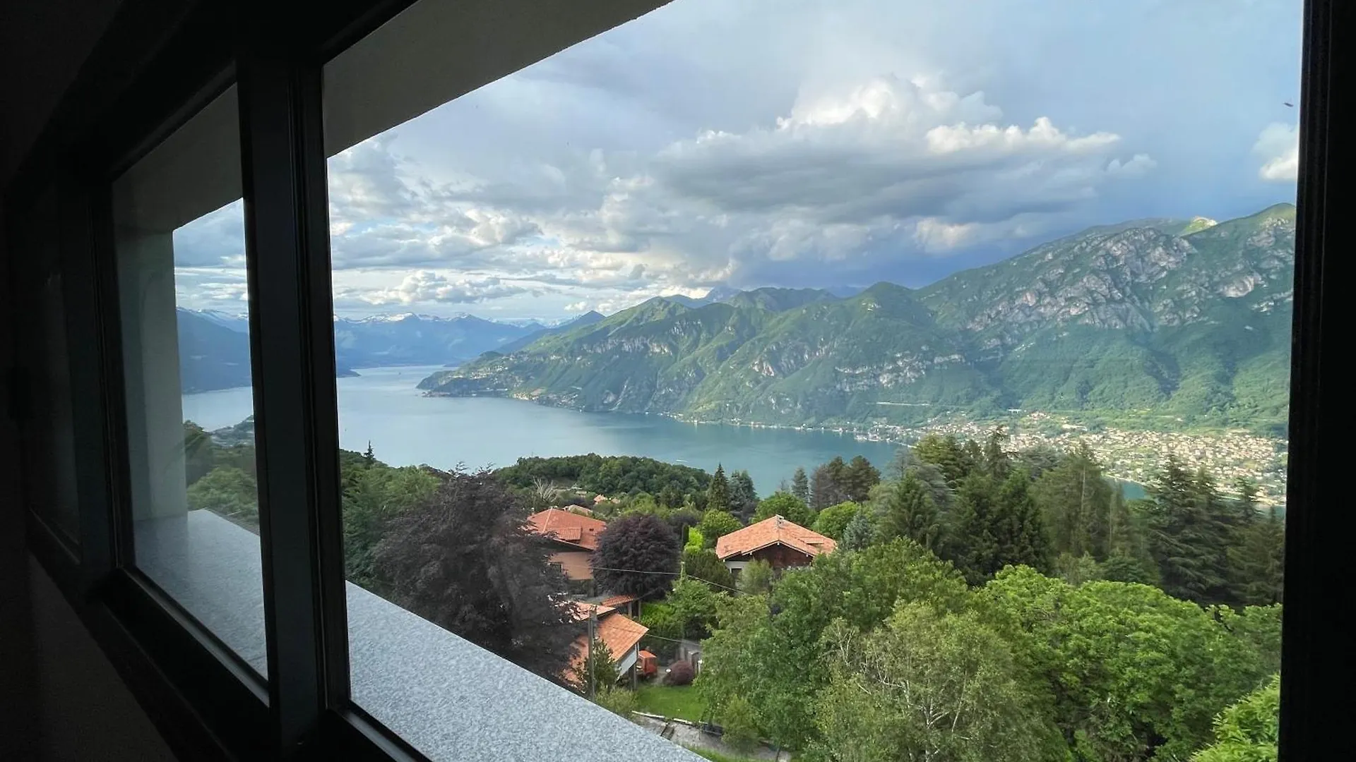 Villa D'Alba Guest House Civenna